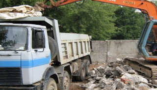 Вывоз строительного мусора с участка в Северске недорого от 1548 руб. | 2Землекопа-Свк